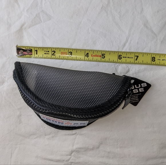 ☀️Iron Man NWT sunglasses case black zippered - Picture 8 of 9